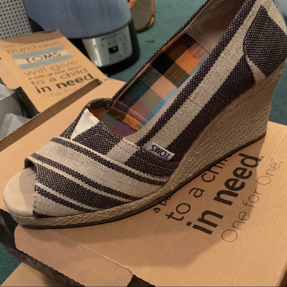TOM wedges